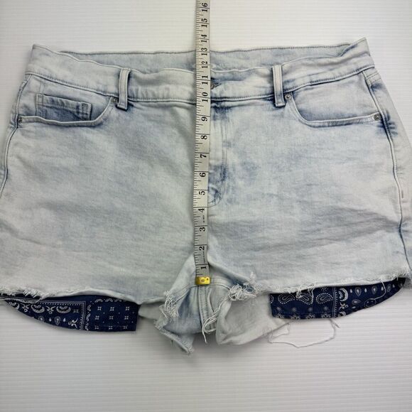 Old Navy High Rise OG Cut Off Denim Jean Shorts Light Wash Size 18 Plus - Picture 7 of 7